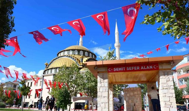 Şehit Oğlunun Adına 3 Bin 700 Kur’an-ı Kerim Ve Hayrat Çeşmesi