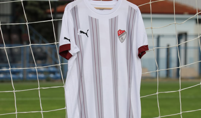 Elazığspor’un Yeni Sezon Formları Satışa Sunuldu