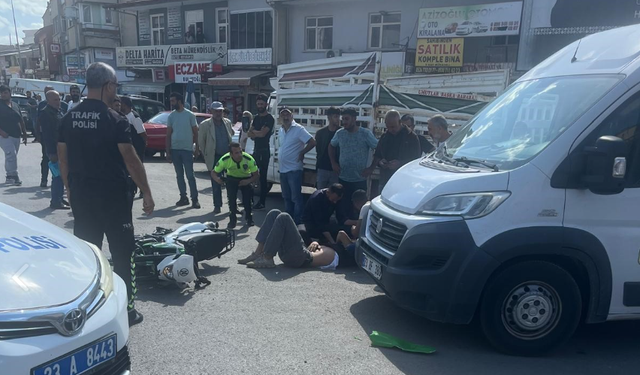 Karakoçan’da Panelvan ve Motosiklet Çarpıştı: 1 Yaralı