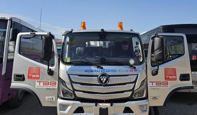 Akçakiraz Belediyesi’ne Türkiye Belediyeler Birliği’nden Araç Desteği