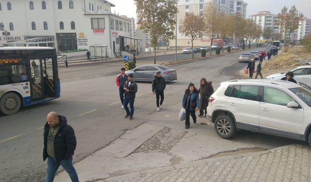 Elazığ’da Belediye Aracı ile Otomobil Çarpıştı