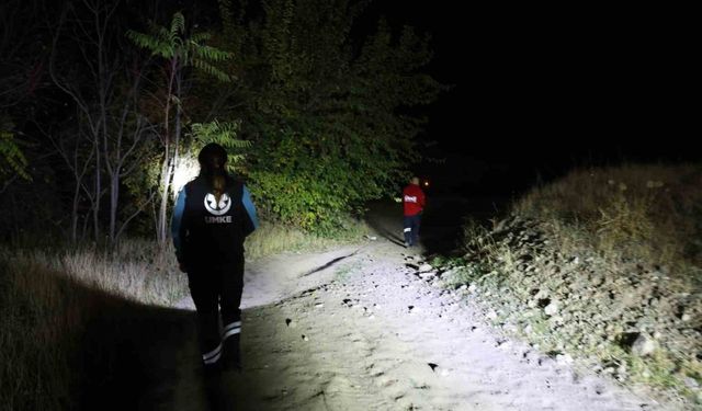 Elazığ’da Kayıp Otizmli Çocuğu Arama Çalışmaları 72. Saatte de Gece Boyunca Sürüyor