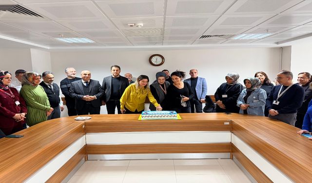 Fırat Üniversitesi Hastanesi’nde Sekreterler Gününe Özel Kutlama