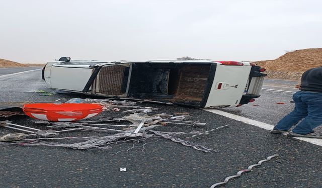 Elazığ’da Tır Devrildi: Kilometrelerce Araç Kuyruğu Oluştu