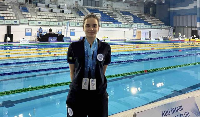 Paletli Yüzmede Dünya İkinciliği