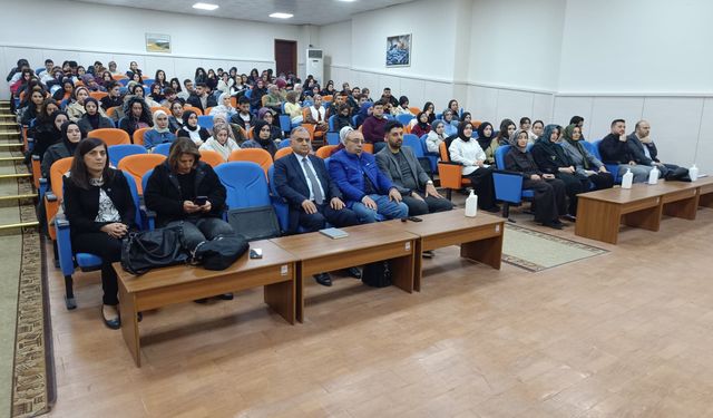 Öğretmenlik Kimliği ve Mesleki Yolculuk FÜ’de Düzenlenen Panelde Ele Alındı