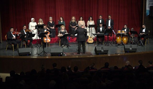 Elazığ’da Yeni Yıla Özel Türk Müziği Konseri Düzenlendi