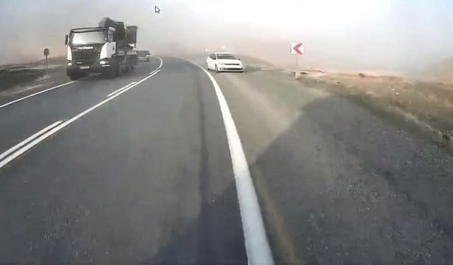 Elazığ’da Otomobilin Hatalı Sollaması Kazaya Davetiye Çıkardı