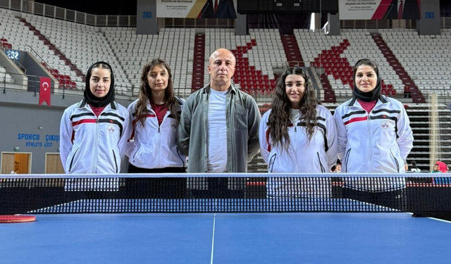Elazığ Belediyespor Masa Tenisi Takımı İlk Yarının Zirvesine Yerleşti