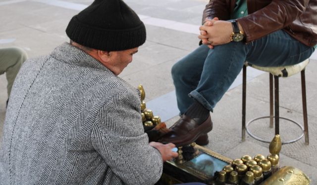 Kışın Zor Şartları Altında Ekmek Mücadelesi