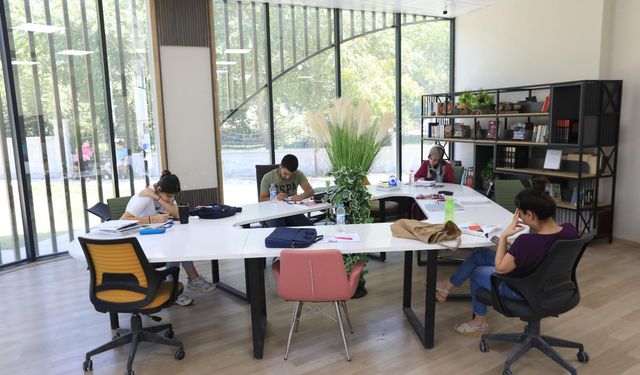 Elazığ Belediyesi Bünyesinde Hizmet Veren Kütüphaneler Yoğun İlgi Görüyor