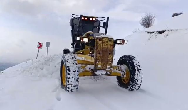 Elazığ'da Kapalı 320 Köy Yolunda Çalışmalar Sürüyor
