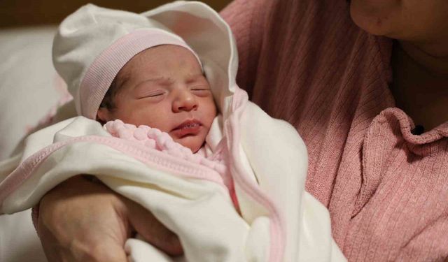 Elazığ'da yeni yılın ilk dakikalarında 4 bebek dünyaya geldi