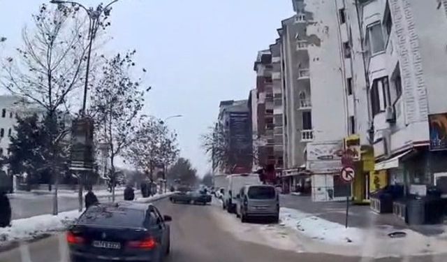 Tofaş Otomobiliyle Drift Attı, Trafiği Tehlikeye Soktu