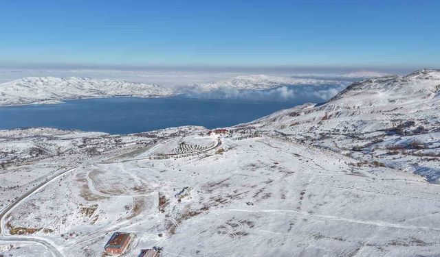 Türkiye'nin göl manzaralı kayak tesisine, fırtına engeli