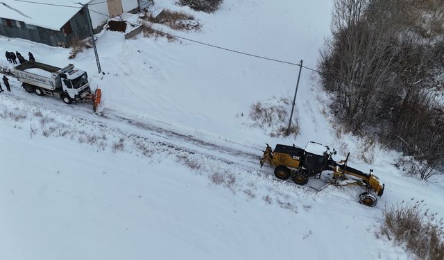 Elazığ’da Karla Mücadele: 378 Köy Yolunda Çalışmalar Devam Ediyor