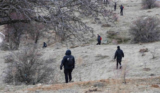 Elazığ'da 5 Gündür Kayıp Olan Yaşlı Adam İçin 100 Kişilik Ekip Sahada