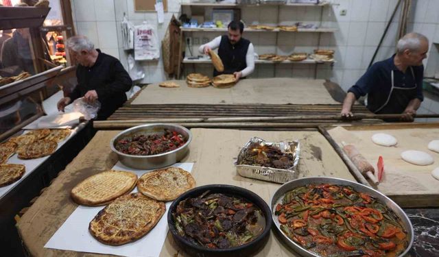 Elazığ'da Fırıncıların Yoğun 'Ramazan' Mesaisi