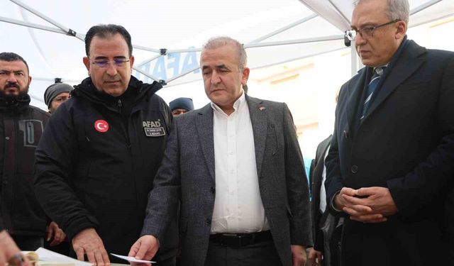 Vali Hatipoğlu: 'Arama Ve Tarama Faaliyetleri Geniş Bir Alan İçerisinde Devam Ediyor'