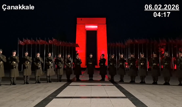 Mehmetçik, 6 Şubat Deprem Şehitlerini Saygıyla Andı