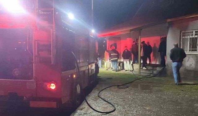 Karakoçan'da Rüzgarın Tutuşturduğu Bacayı İtfaiye Ekipleri Söndürdü