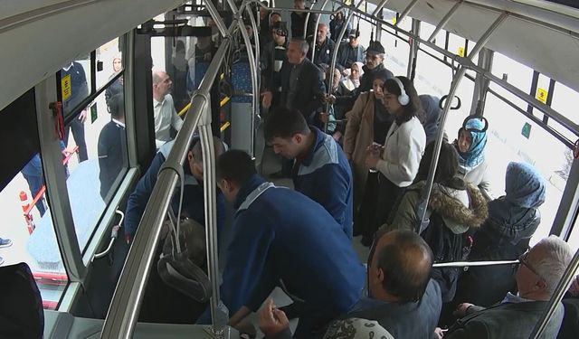 Elazığ'da Otobüs Şoförü Rahatsızlanan Yolcuyu Hastaneye Yetiştirdi