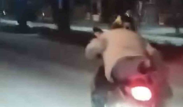 Motosiklet Sürücüsünün Trafikte Tehlikeli Anları Kamerada