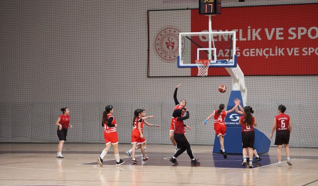 Okul Sporlarında 918 Sporcu Mücadele Etti