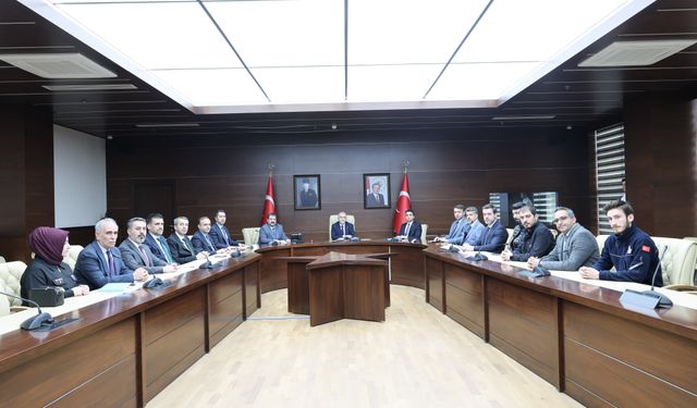 Vali Hatipoğlu Başkanlığında Teknoloji Zirvesi Düzenlendi