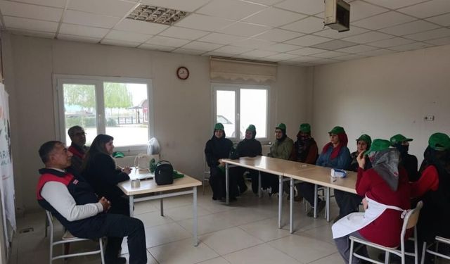Elazığ'da Kadın Üreticilere Tarım Eğitimi