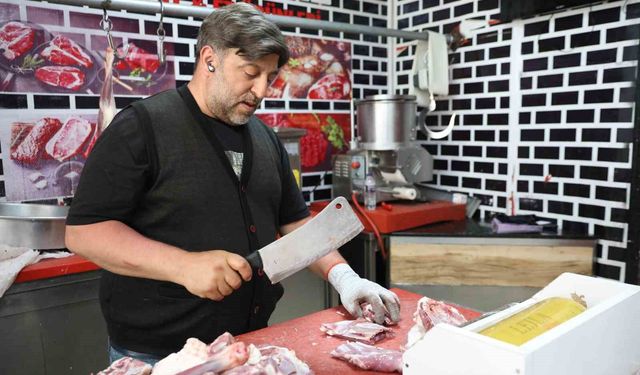 Kasapların yoğun bayram mesaisi sürüyor