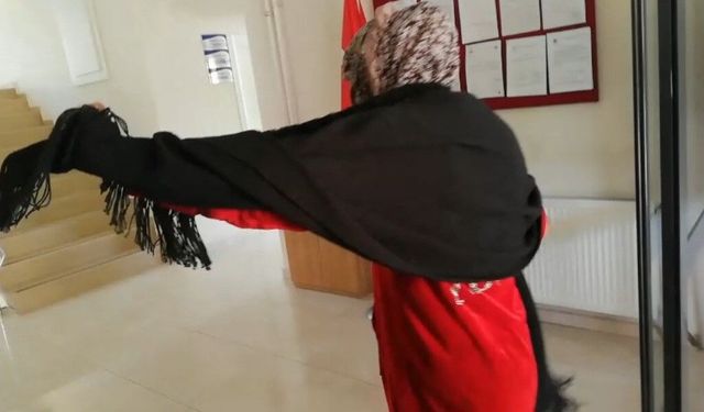 Pişkin Dilenci 'Çek Abi Çek' Dedi, Zabıta Müdürlüğüne Oynayarak Girdi