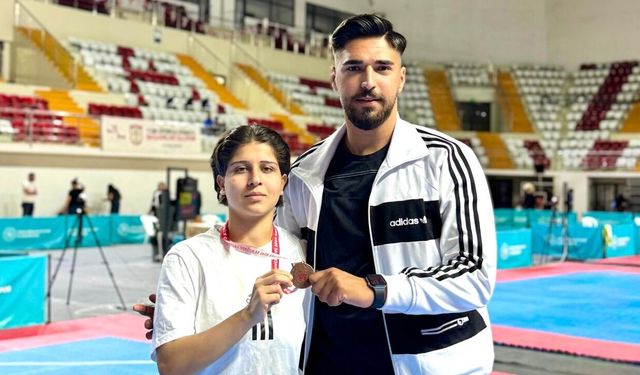 Elazığlı Tekvandocular Sivas’tan Madalyalarla Döndü