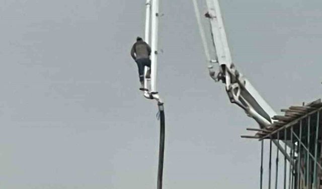 Beton Pompasının Üzerinde Metrelerce Yüksekliğe Çıkan İşçi, Canını Hiçe Saydı
