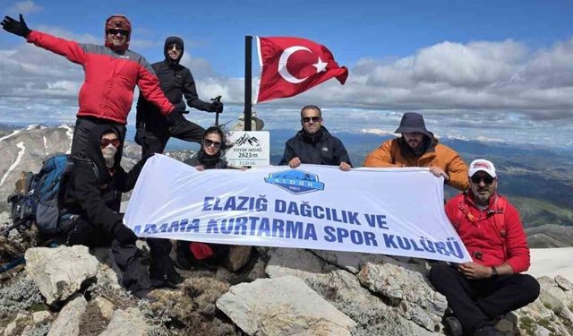 Elazığ'ın En Yüksek Zirvesinde Anlamlı 19 Mayıs Tırmanışı