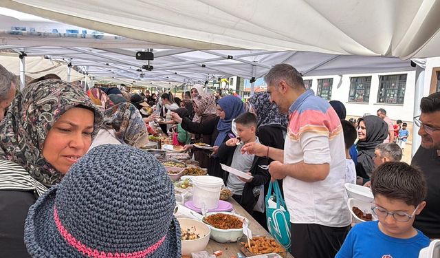 Güneykent İlkokulu’nda Geleneksel Kermes Büyük İlgi Gördü