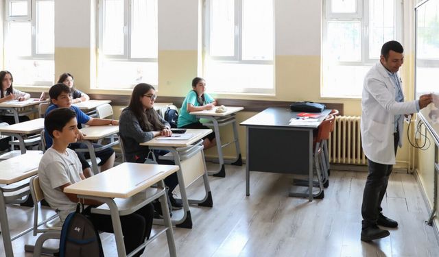 Bakan Tekin: LGS Hazırlıkları Nedeniyle Cuma Günü Okullar Tatil Edildi