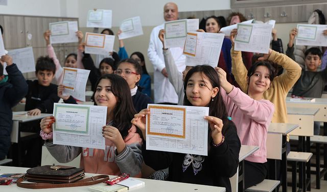 Yaklaşık 18 Milyon Öğrenci Yarın Yaz Tatiline Çıkacak