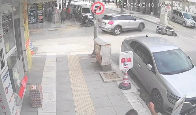 Kontrolsüzce yola çıkan otomobil kazaya neden oldu