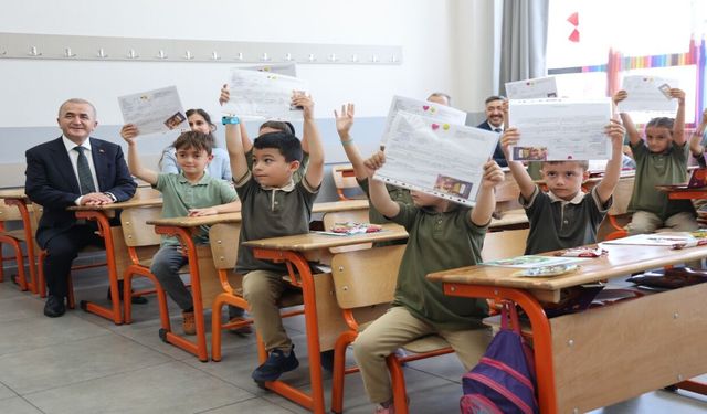 Elazığ'da 119 Bin Öğrenci Karne Heyecanı Yaşadı