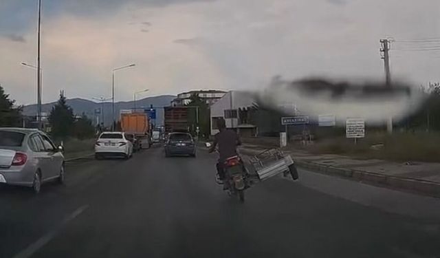 Elazığ'da Motosiklet Sürücüsünden Tehlikeli Yolculuk