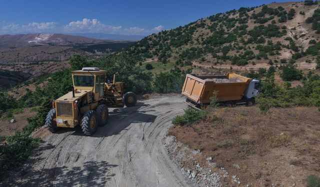 Omolar Mezrası Yolunda Çalışmalar Sürüyor