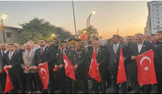 Elazığ'da 15 Temmuz Demokrasi ve Milli Birlik Günü Coşkusu: Meydanlarda Birlik ve Beraberlik Mesajı