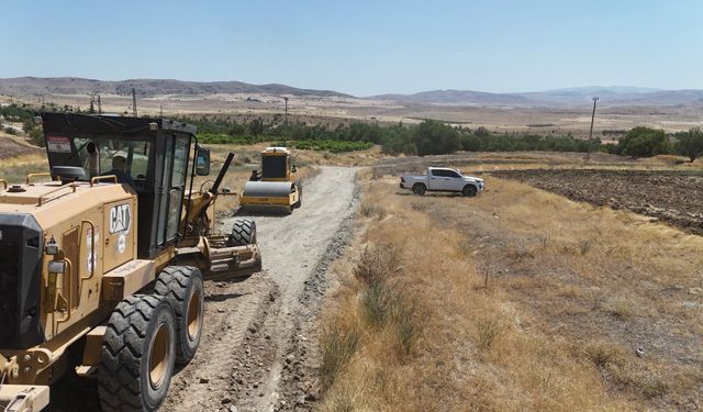 Koruk Köyü’nde Yol Çalışmaları Sürüyor