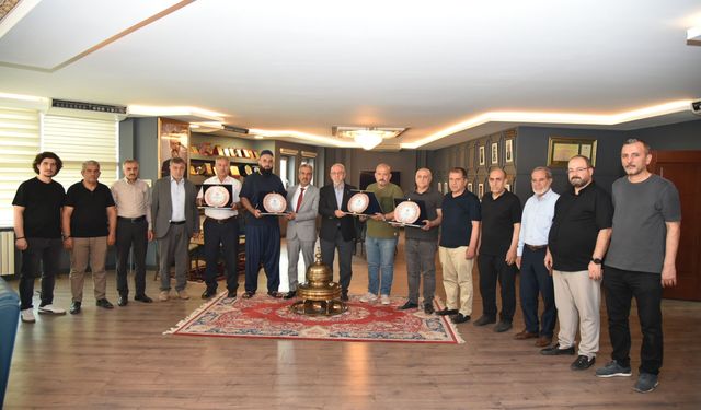 Elazığ Ticaret Borsası'nda Plaket Töreni Düzenlendi