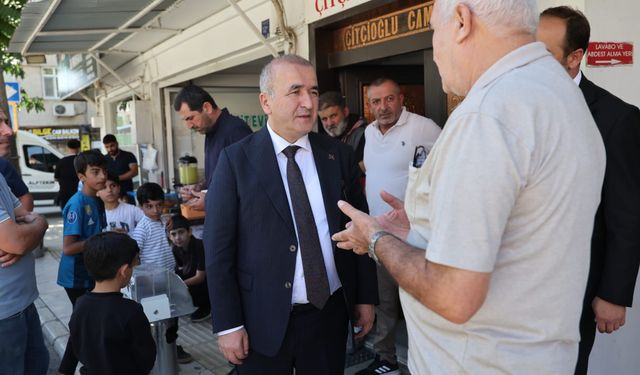 Hatipoğlu, Cuma Namazının Ardından Vatandaşlarla Bir Araya Geldi