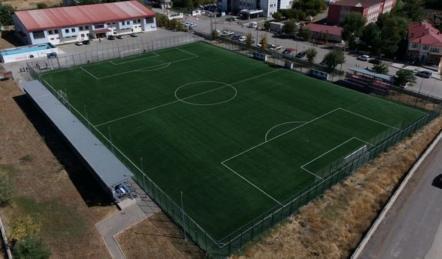 Karakoçan’da Sahada Değişim, Gençlik Merkezi Gün Sayıyor