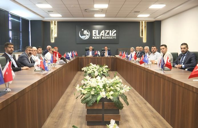 Vali Hatipoğlu, Kent Konseyi ile Bir Araya Geldi