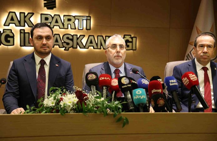 Bakan Işıkhan: 'Genç Ve Kadın İşsizlik Oranı 13 Yılın En Düşük Seviyesine İnmiştir'