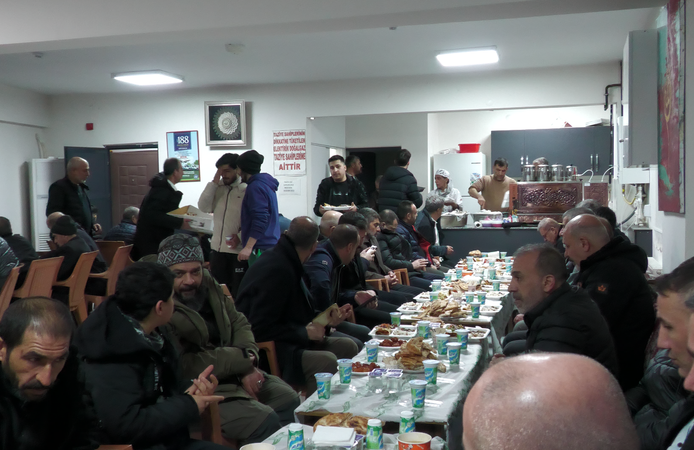 Kültür Mahallesi’nde Ülkücü Camia İftar Sofrasında Buluştu